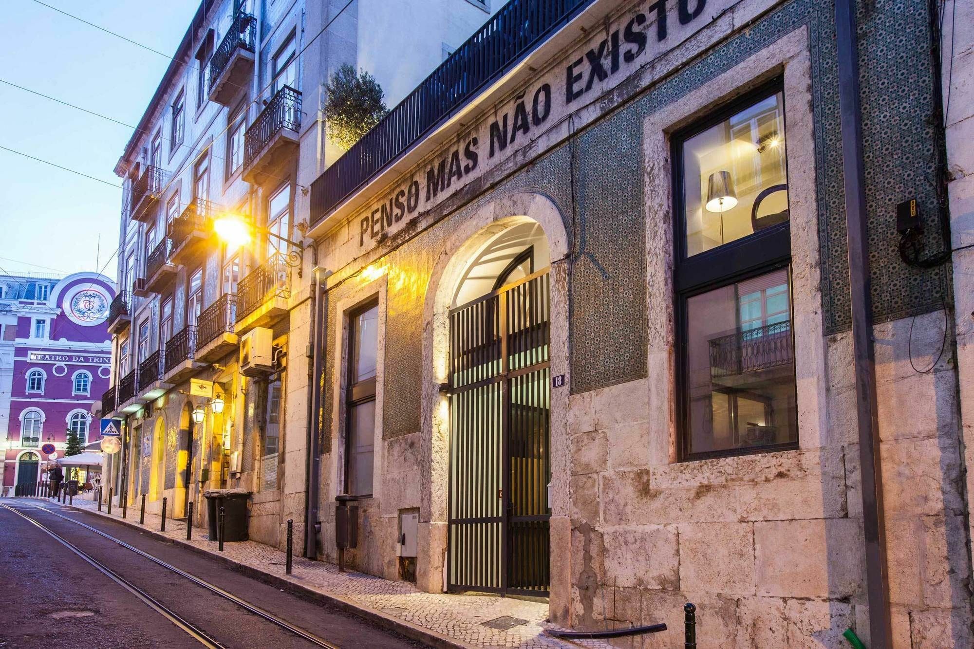 The Old Stables Chiado Apartments Lisbon Bagian luar foto